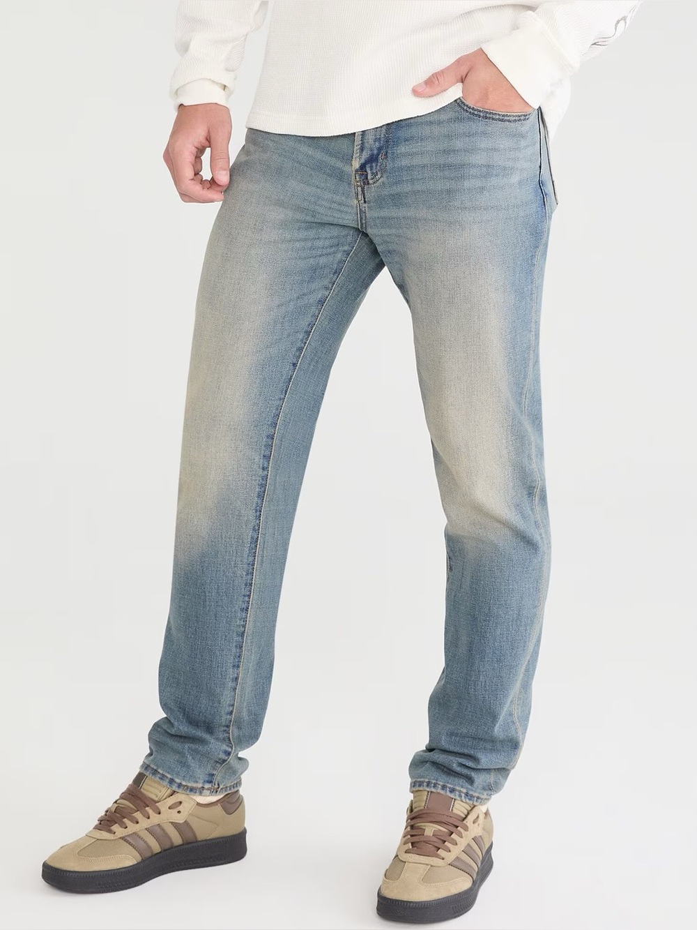 Aeropostale Men's Light Washed Blue Jeans